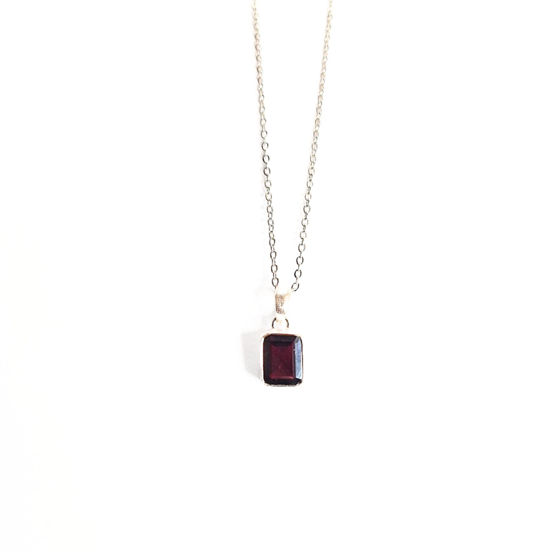 Garnet Classic Pendant (8x10) |Silver