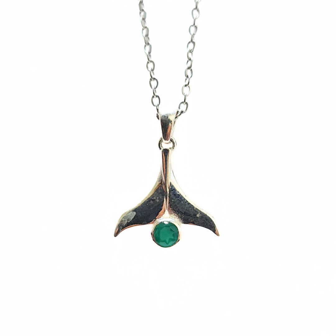 Emerald Whale Tale Pendant |Silver