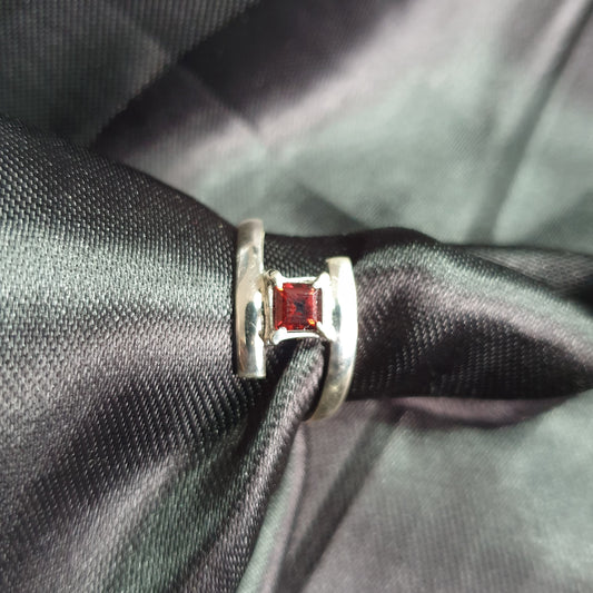 Garnet Square Ring (0.4ct)