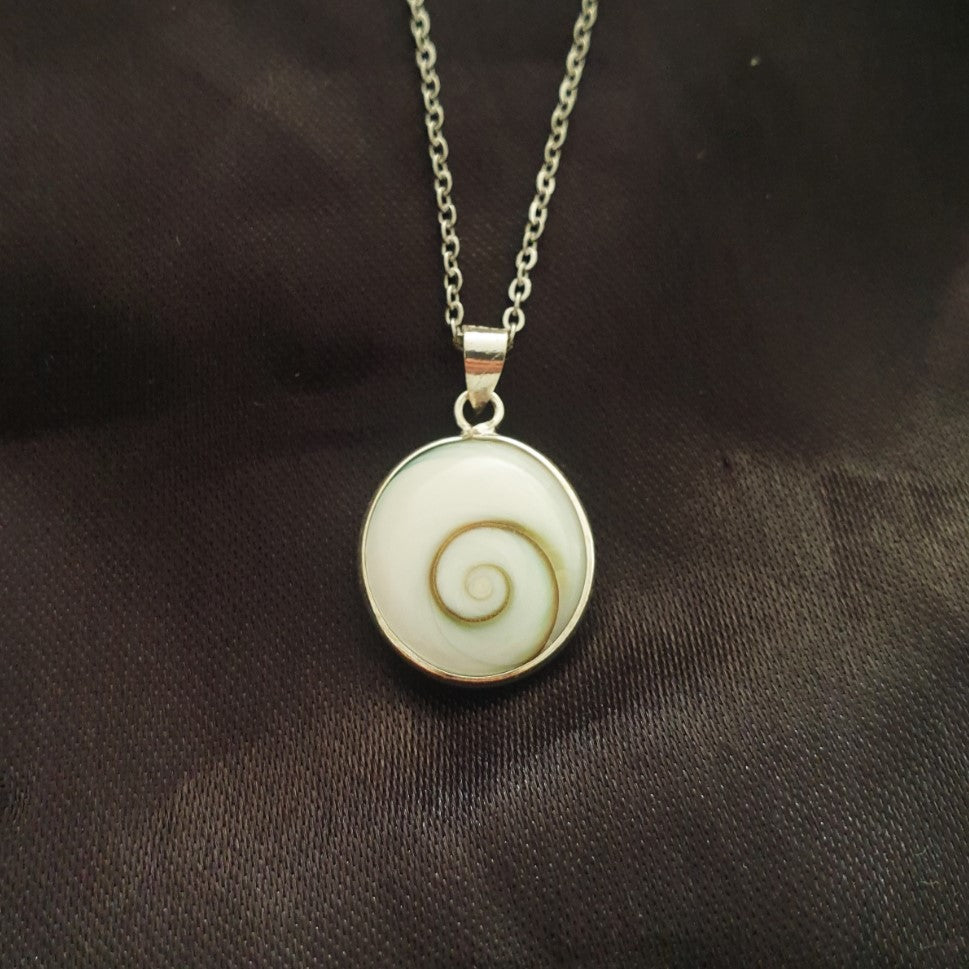 Shiva Shell Oval Pendant (15x18) |Silver