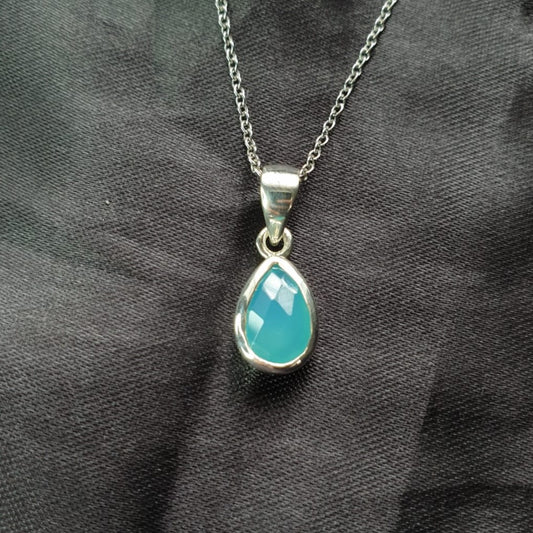 Blue Onyx Classic Pear Pendant (10x14) |Silver