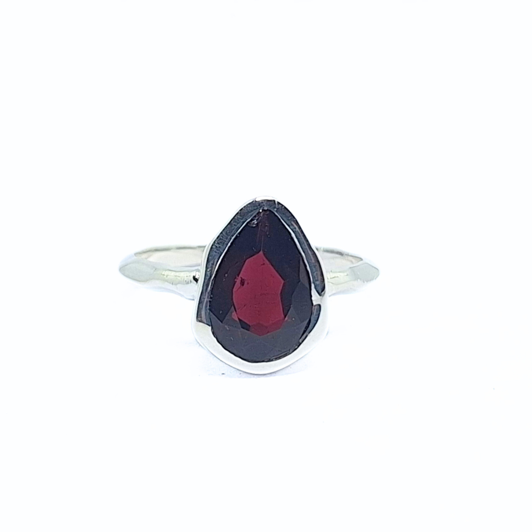 Garnet Anita Ring |Silver