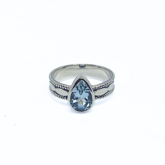 Blue Topaz Laurel Ring |Silver