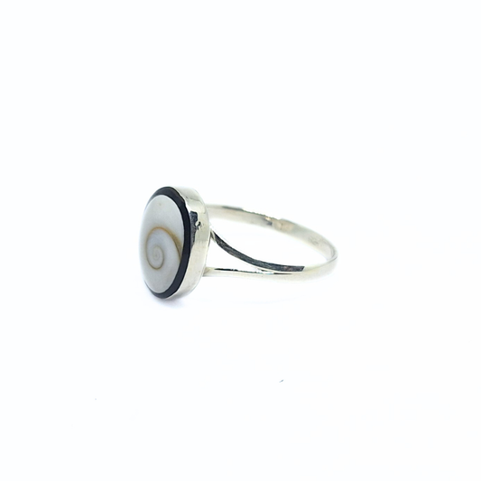 Shiva Shell Oval Ring(12x16) |Silver