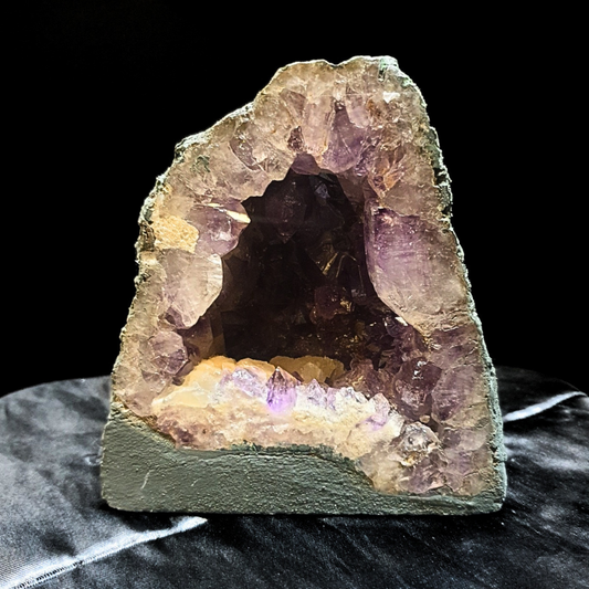 Amethyst Geode 2,1kg