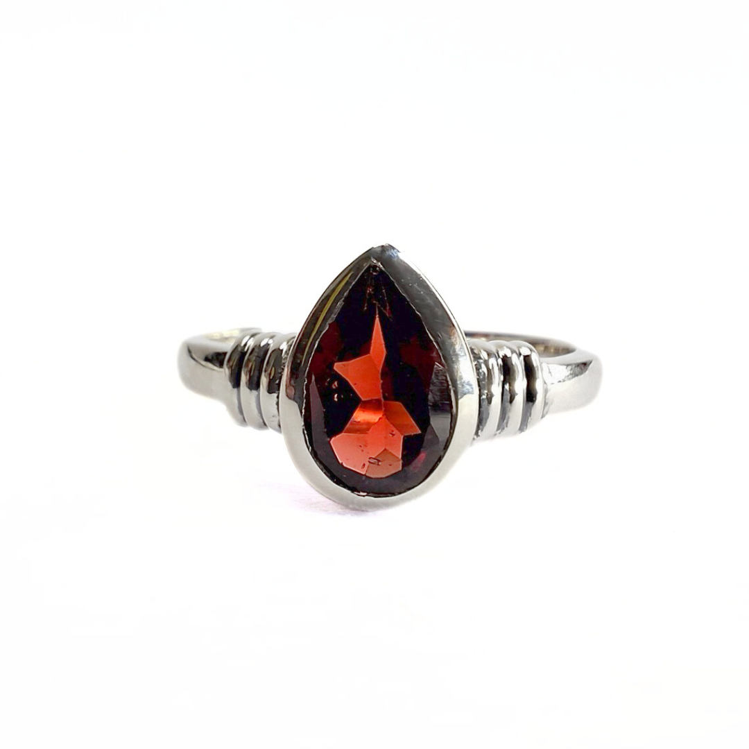 Garnet Cleo Ring |Silver