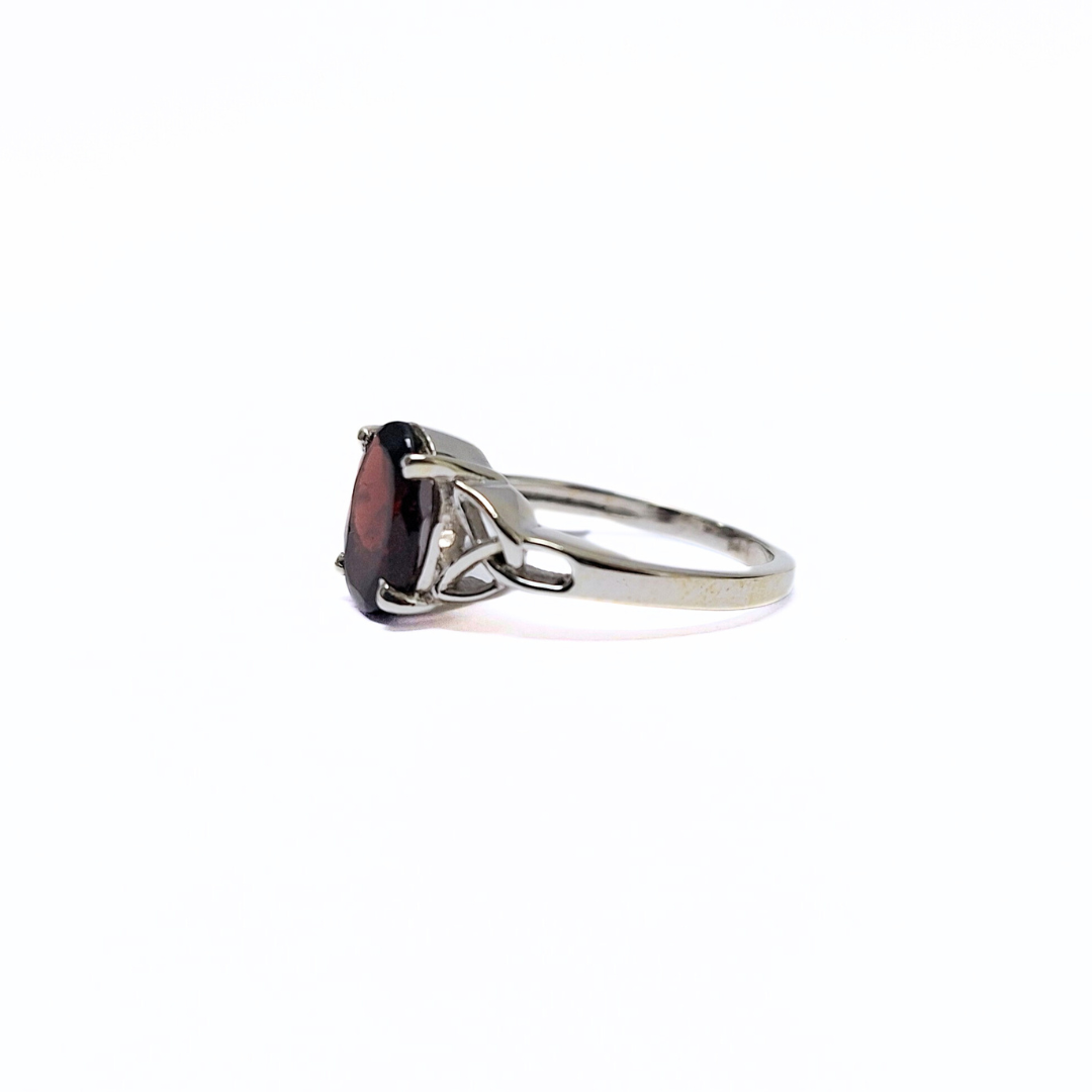 Garnet Celtic Ring(8x10) |Silver