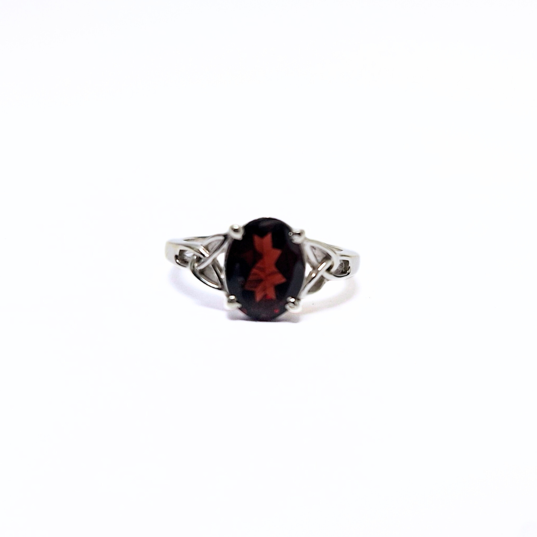 Garnet Celtic Ring(8x10) |Silver