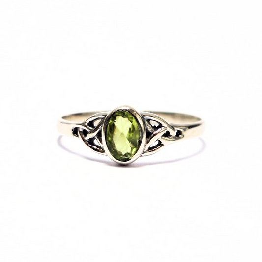 Peridot Celtic Ring |Silver