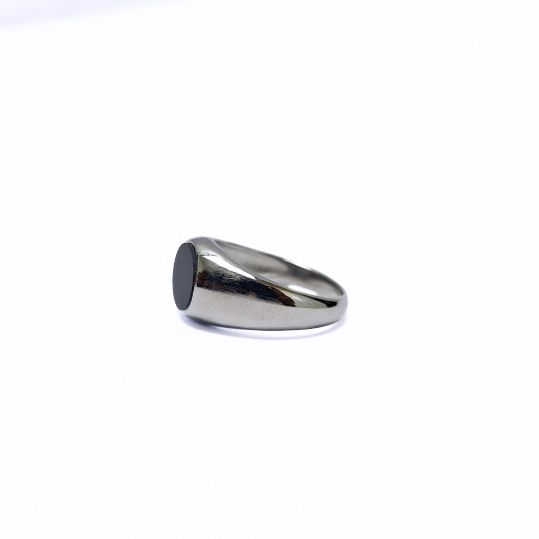 Onyx 10mm Signet Ring |Silver