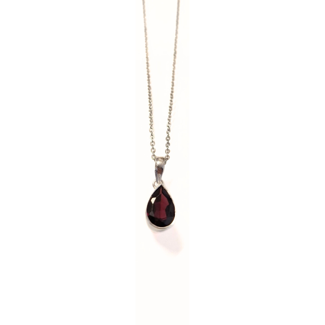 Garnet Classic Pear Pendant (8x10) |Silver