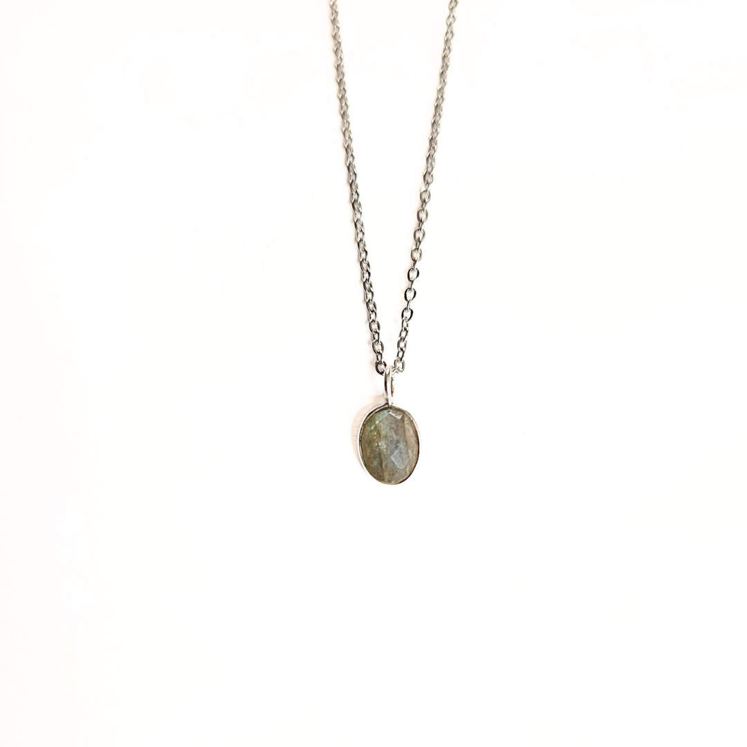 Labradorite Oval Pendant (7x9) |Silver