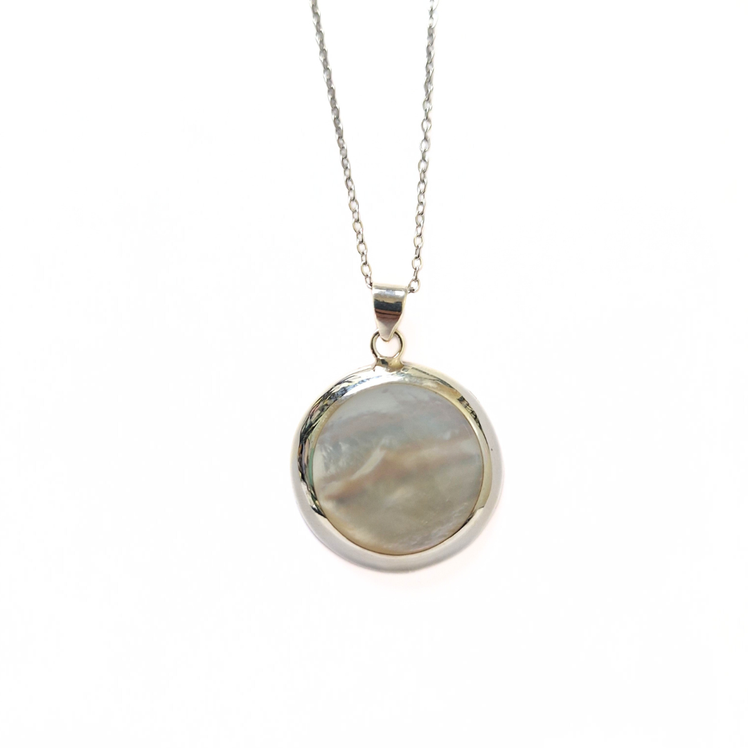 Mother Of Pearl 22mm Pendant |Silver