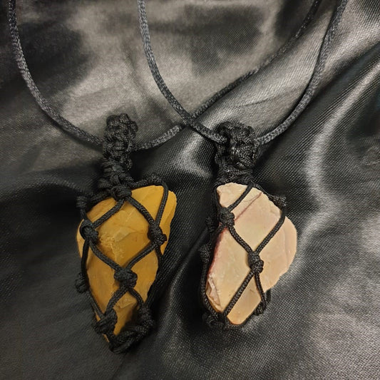 Mookaite Macrame Pendant