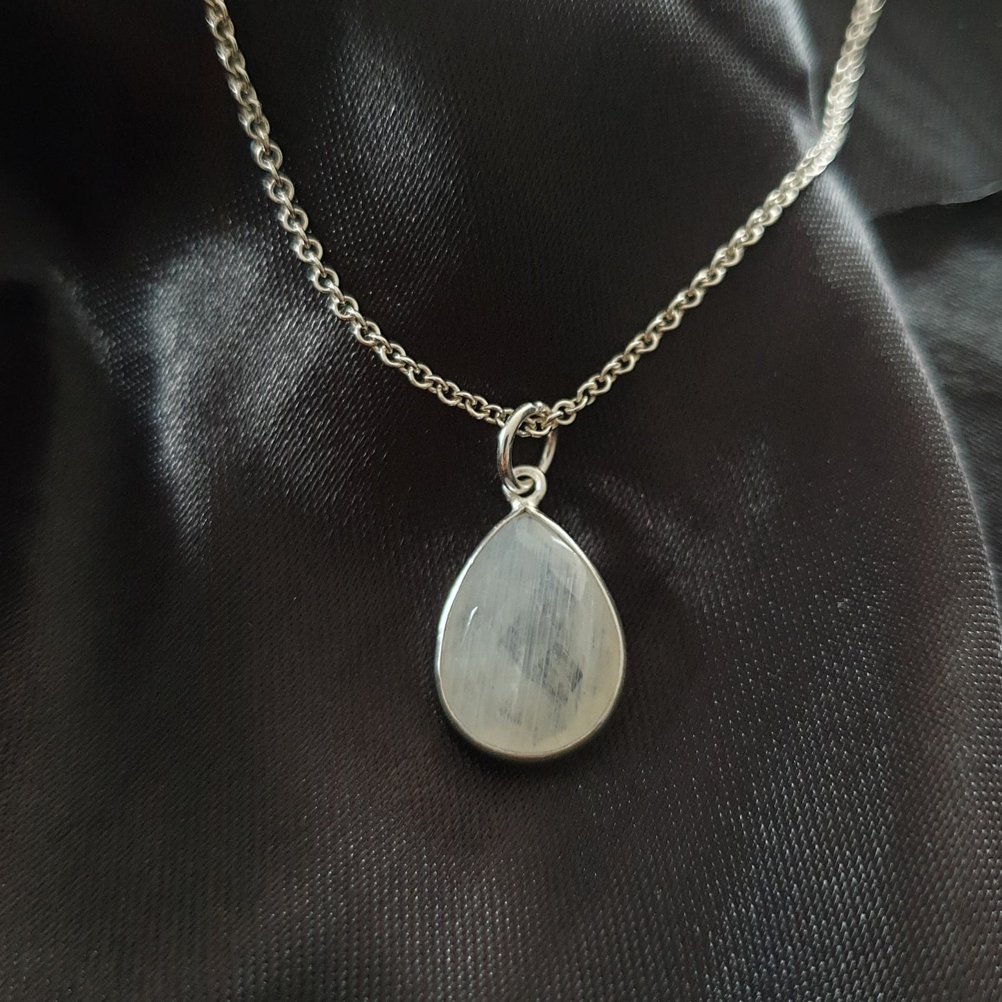 Moonstone Pear Pendant (12x16) |Silver