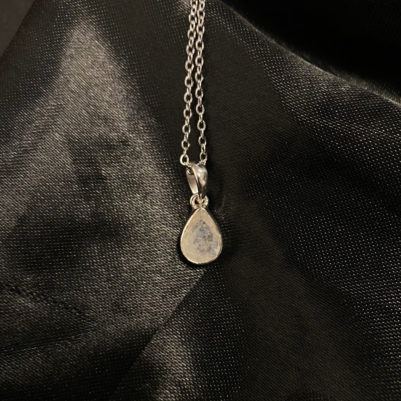 Moonstone Classic Pear Pendant (7x9) |Silver