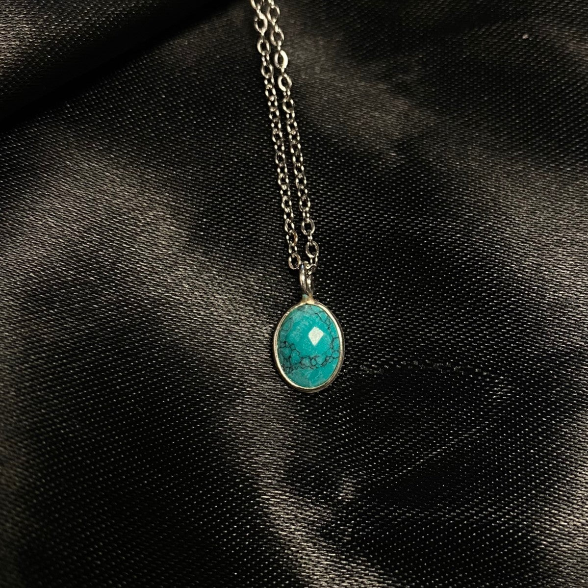 Turquoise Oval Pendant (7x9) |Silver