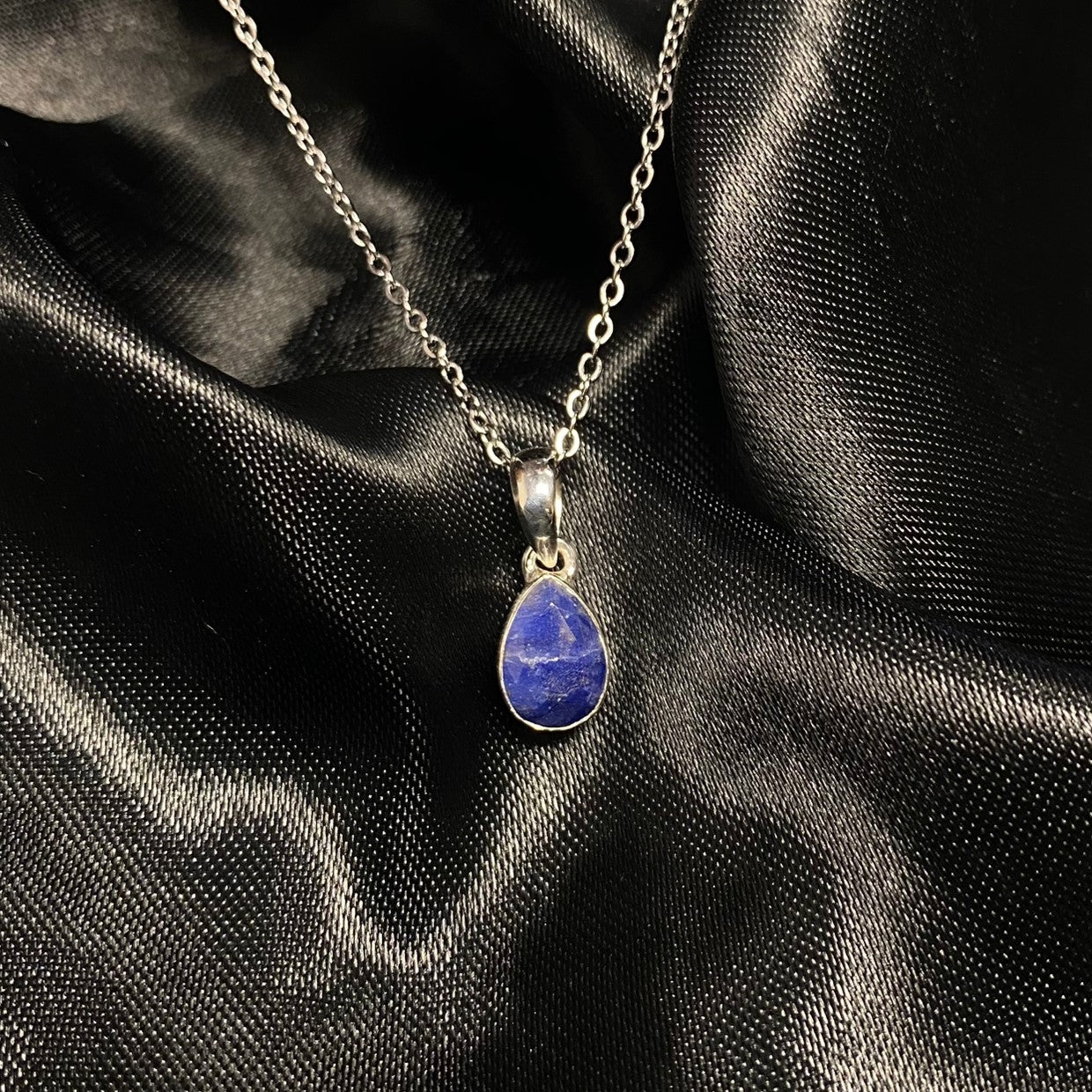 Blue Sapphire Classic Pear Pendant (7x9) |Silver