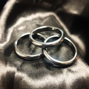 Hematite 3,5mm Curved Band